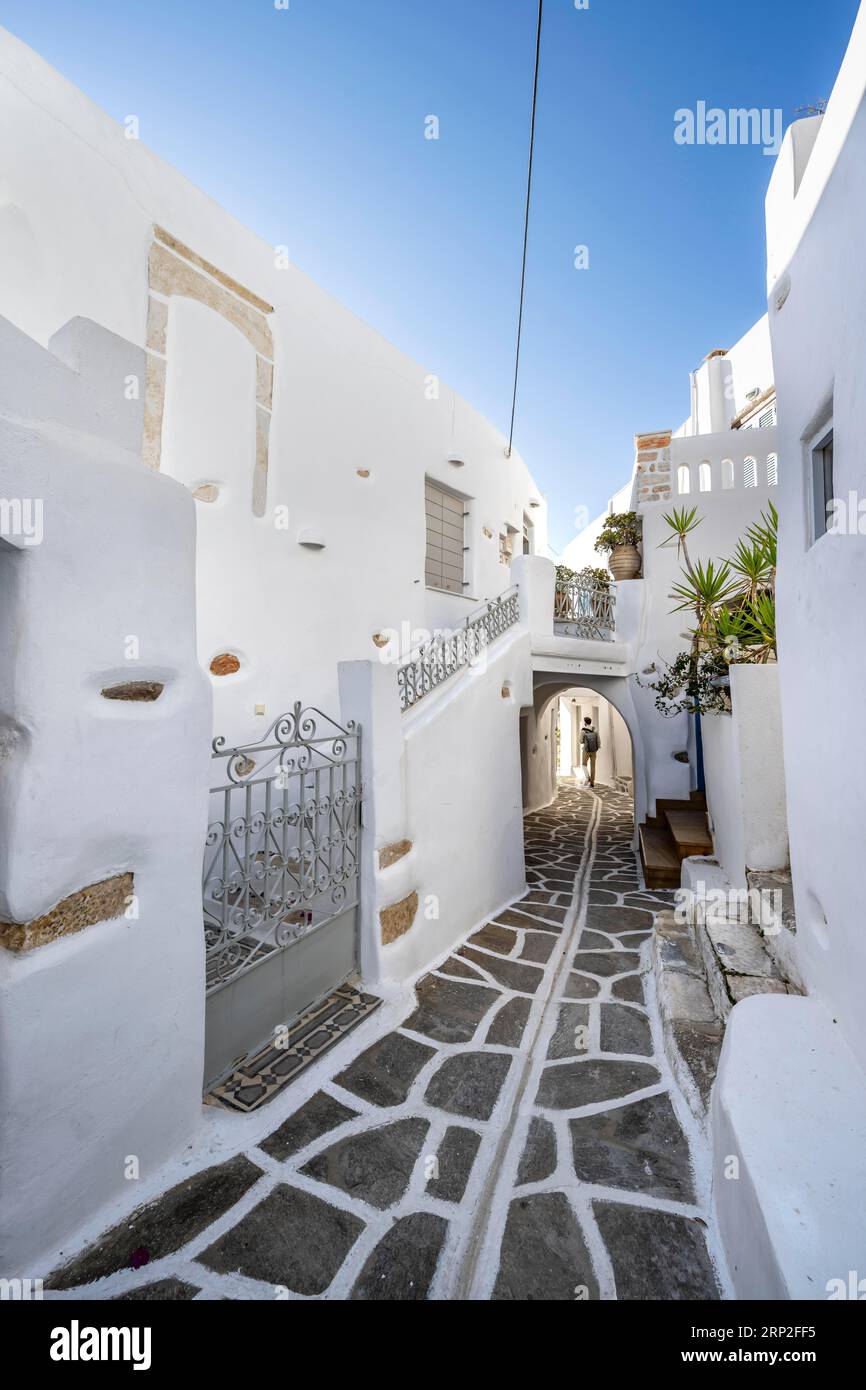 Maisons blanches des Cyclades, ruelles du village de Marpissa, Paros, Cyclades, Grèce Banque D'Images