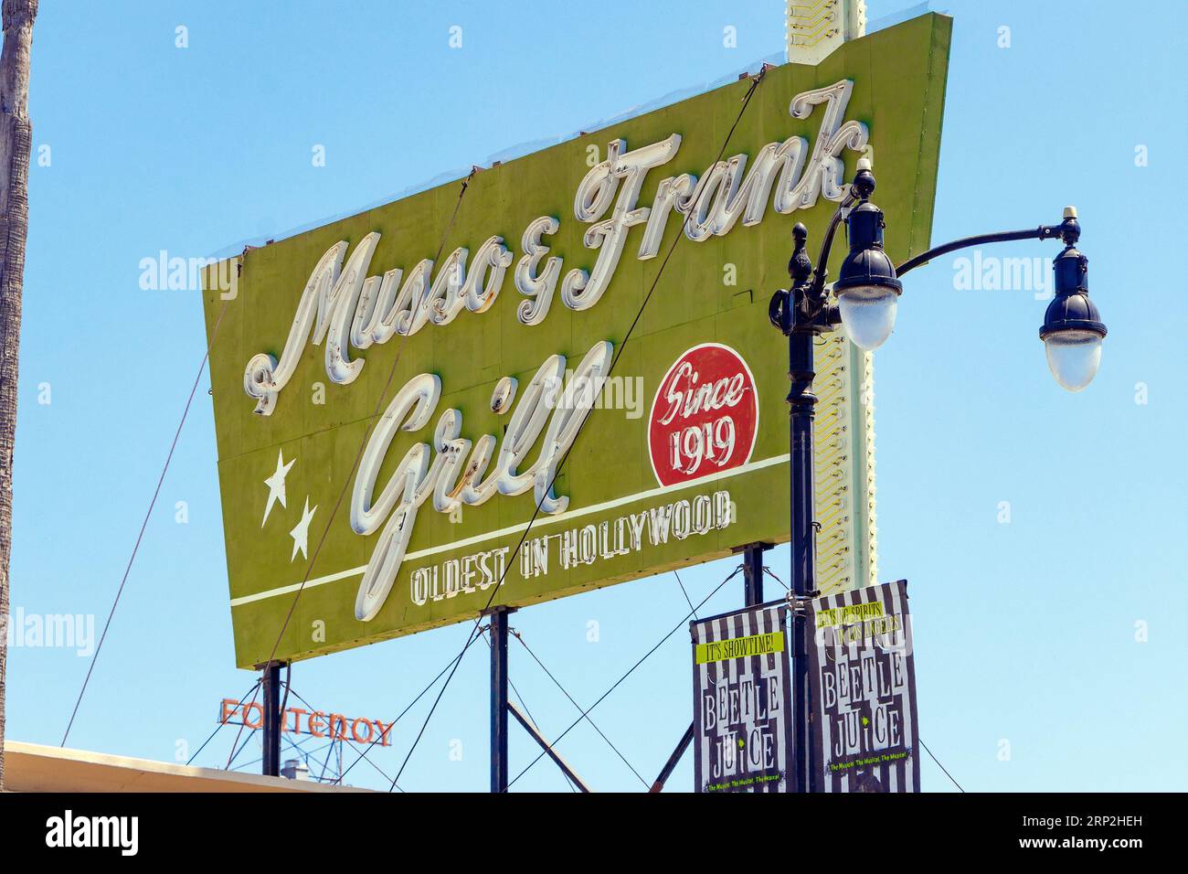 Enseigne au néon vintage musso & franks grill, le plus ancien restaurant à hollywood Los Angeles Californie LA USA a établi 1919 favori de Bosch TV détective Banque D'Images