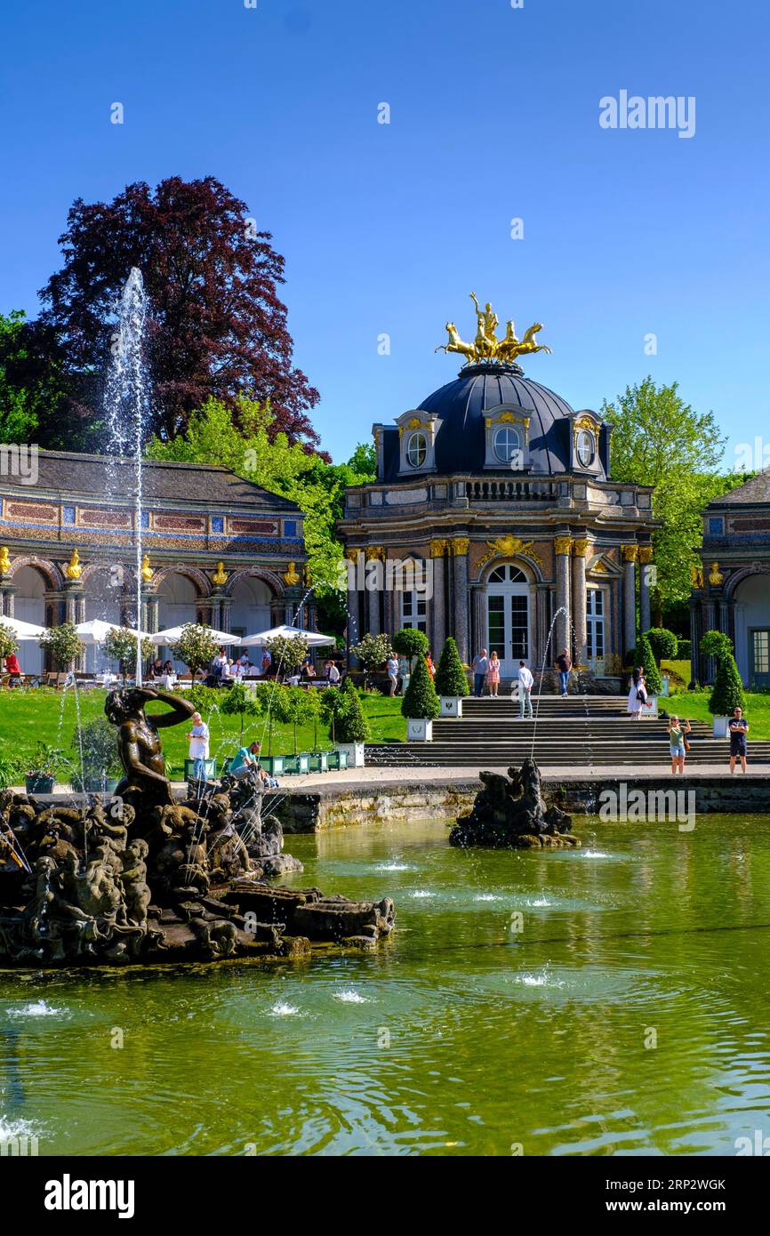 Jeux d'eau et Nouveau Palais avec Temple du Soleil, Ermitage à Bayreuth, haute-Franconie, Bavière, Allemagne Banque D'Images