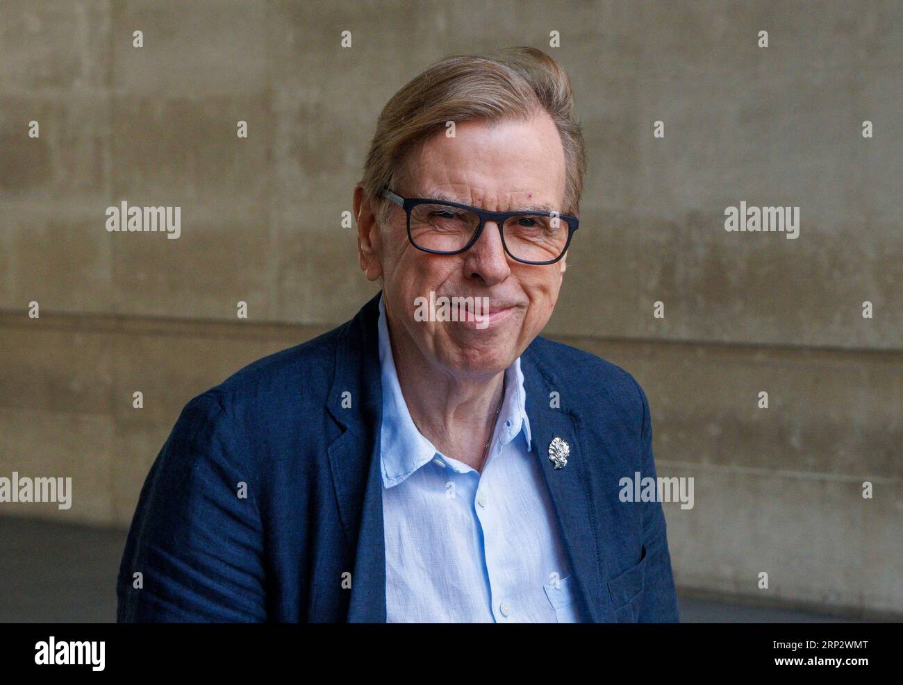 Londres, Royaume-Uni. 3 septembre 2023. L'acteur Timothy Spall quitte les studios de la BBC après être apparu dimanche avec Laura Kuenssberg. Crédit : Mark Thomas/Alamy Live News Banque D'Images