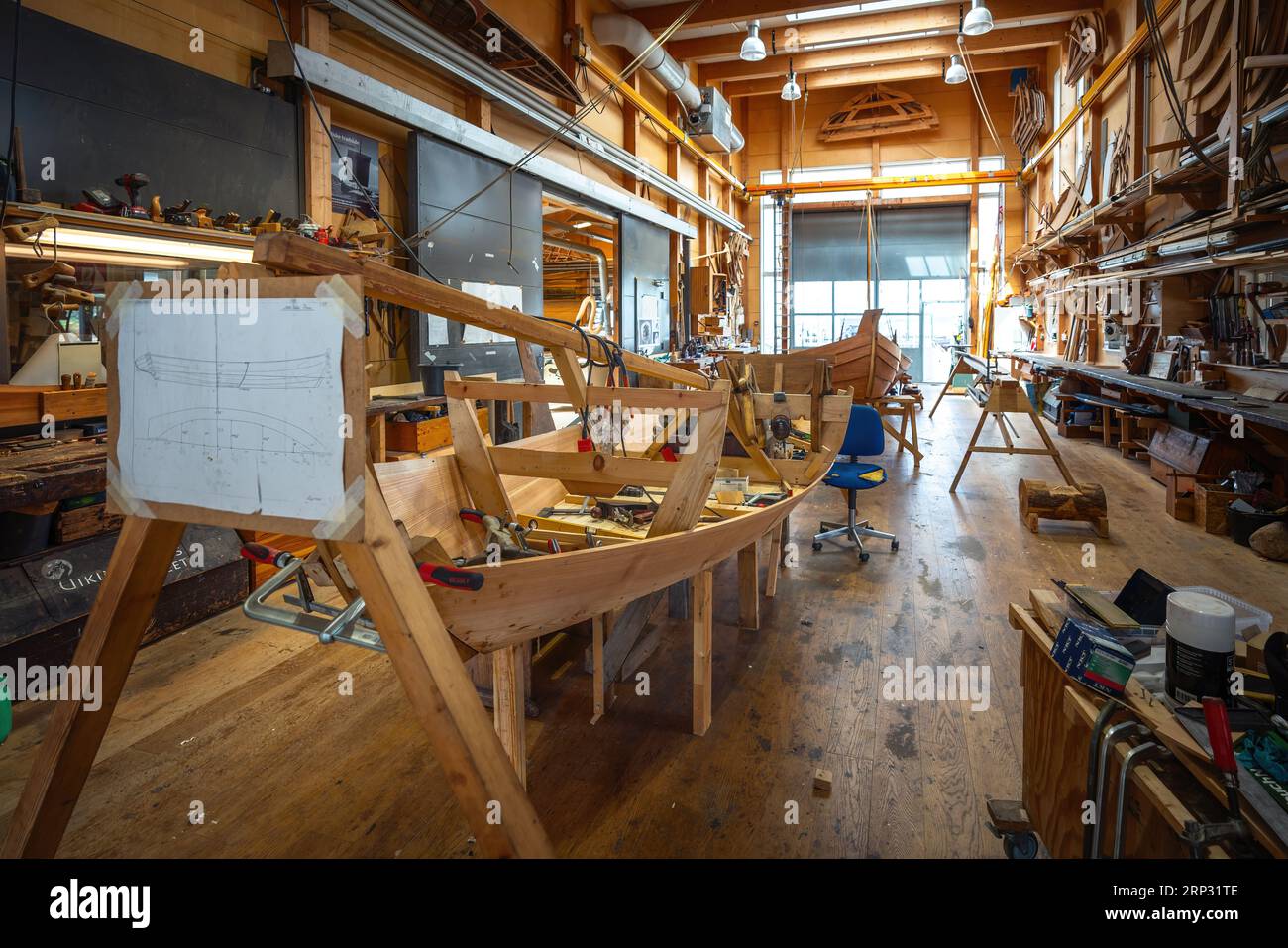 Fabrication d'un navire viking au musée des navires viking - Roskilde, Danemark Banque D'Images