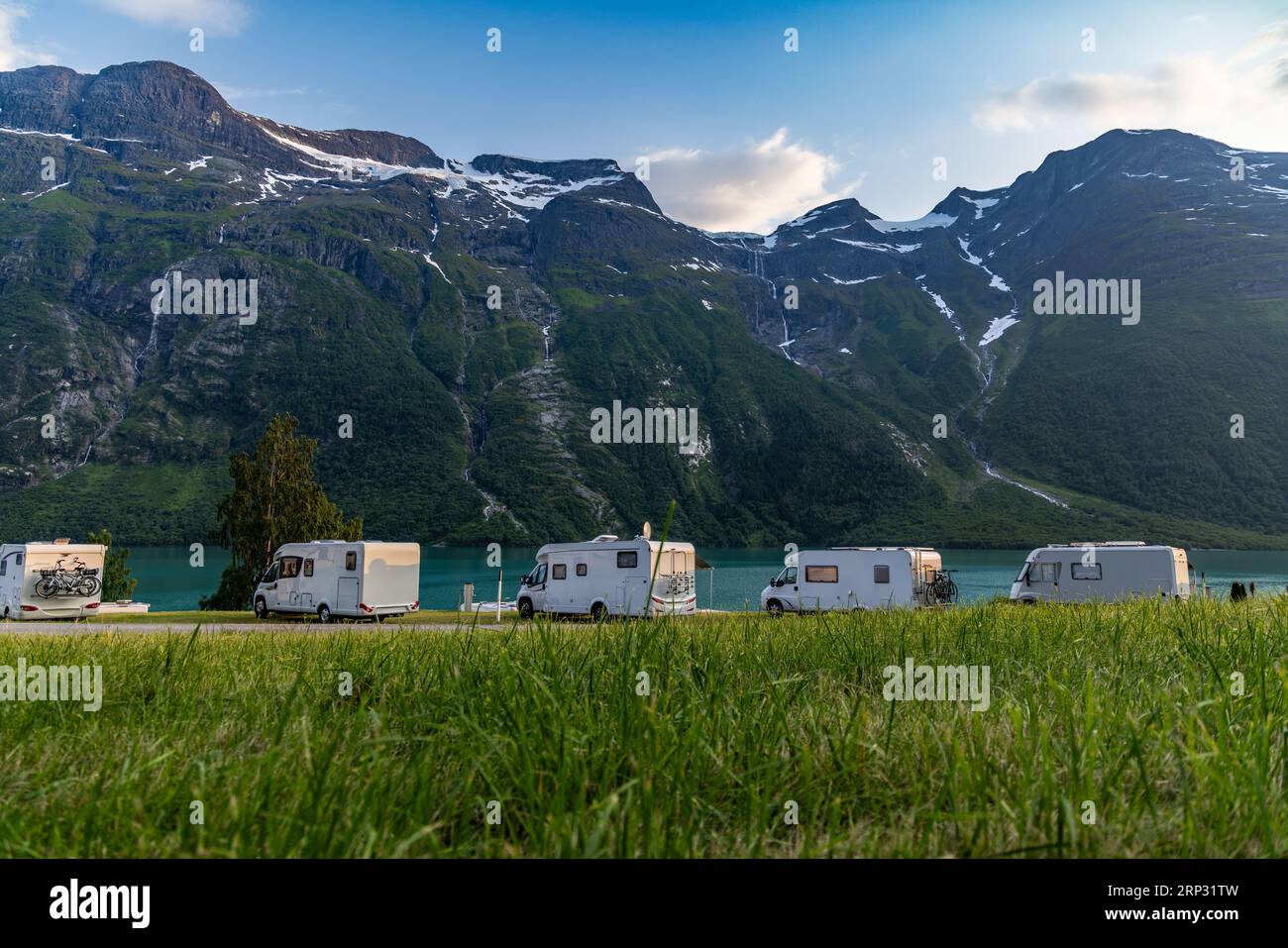 Vacances famille billet RV, vacances voyage en camping-car, caravane location de vacances. Banque D'Images