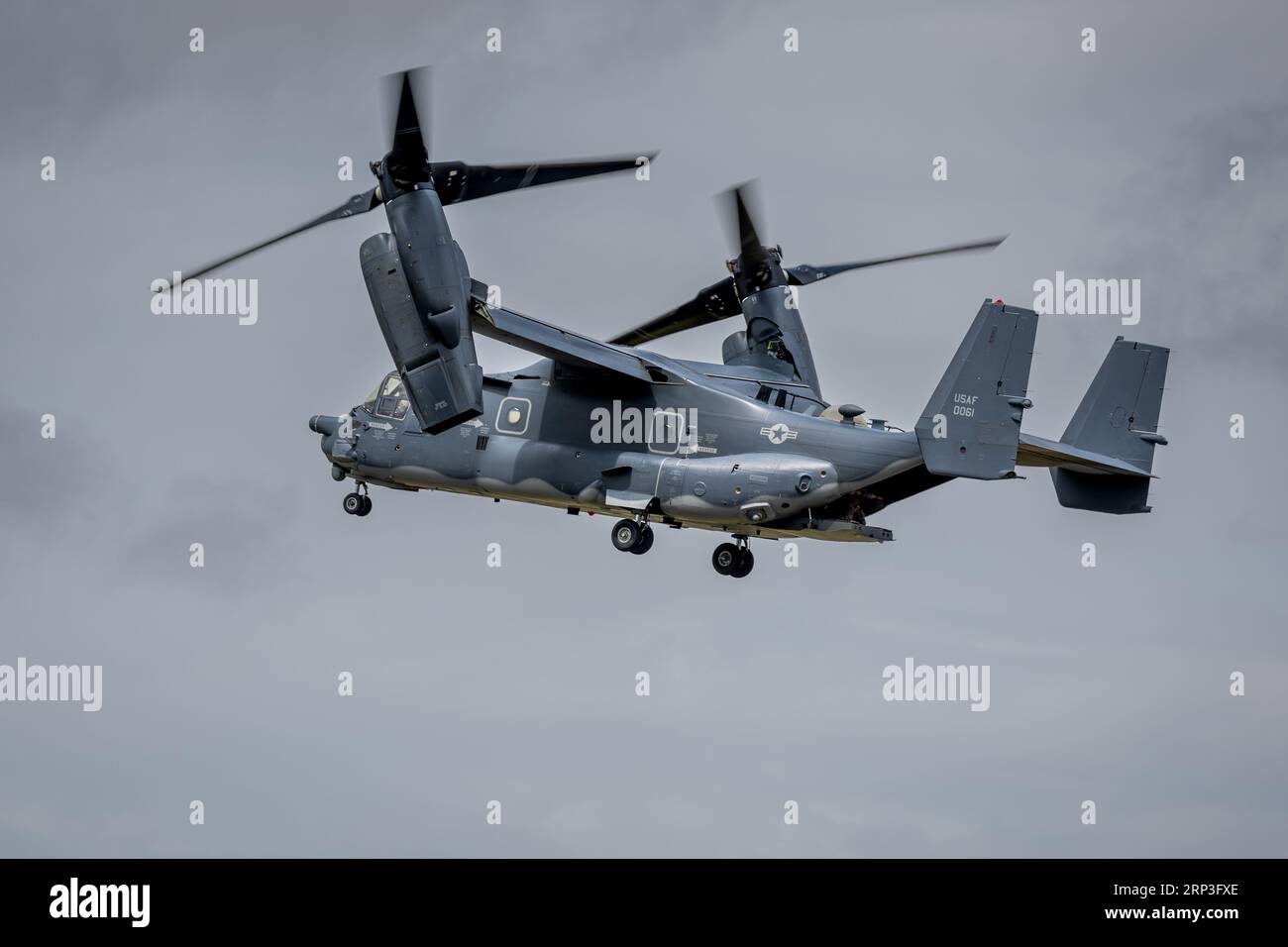 United States Air Force - Bell Boeing CV-22B Osprey, arrivant à la RAF Fairford pour le Royal International Air Tattoo 2023. Banque D'Images