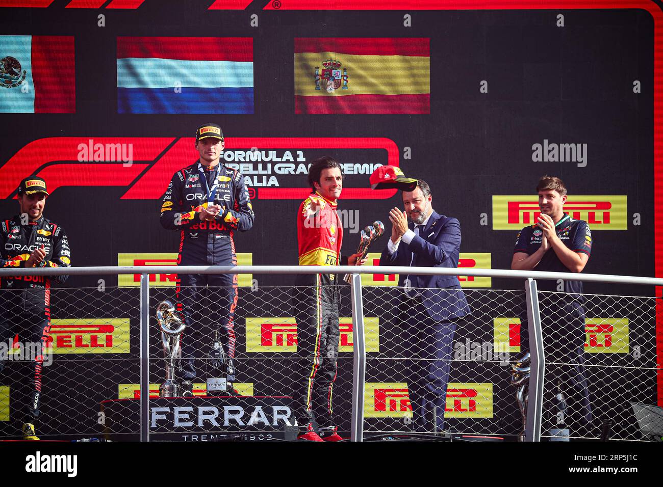 Podium de la course, Max Verstappen, Sergio Perez ; Carlos Sainz lors du GP d'Italie, Monza 31 août-3 septembre 2023 Championnat du monde de Formule 1 2023. Banque D'Images