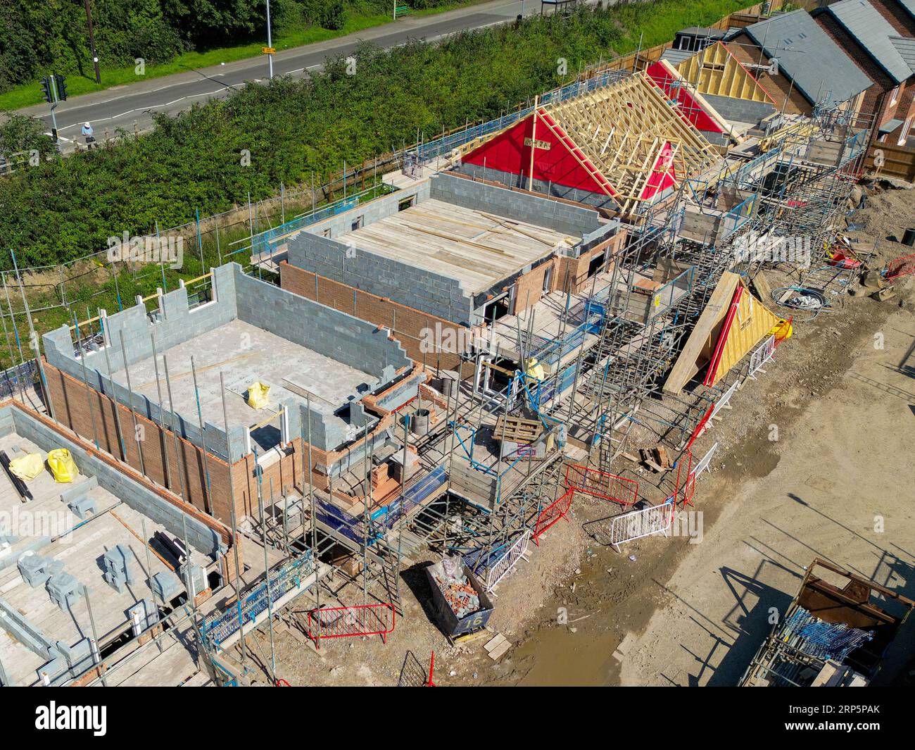 Pontypridd, pays de Galles - 3 septembre 2023 : vue drone d'un nouveau développement de logements dans le sud du pays de Galles. Le Housebuilder est Bellway Homes. Banque D'Images