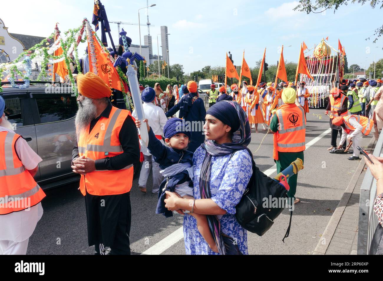 Londres, Royaume-Uni. 3 septembre 2023. Des milliers de Sikhs prennent part à la procession annuelle Nagar Kirtan, commençant à North Street Gurdwara, Barking et se terminant à High Road, Seven Kings Gurdwara, Ilford. © Simon King/ Alamy Live News Banque D'Images