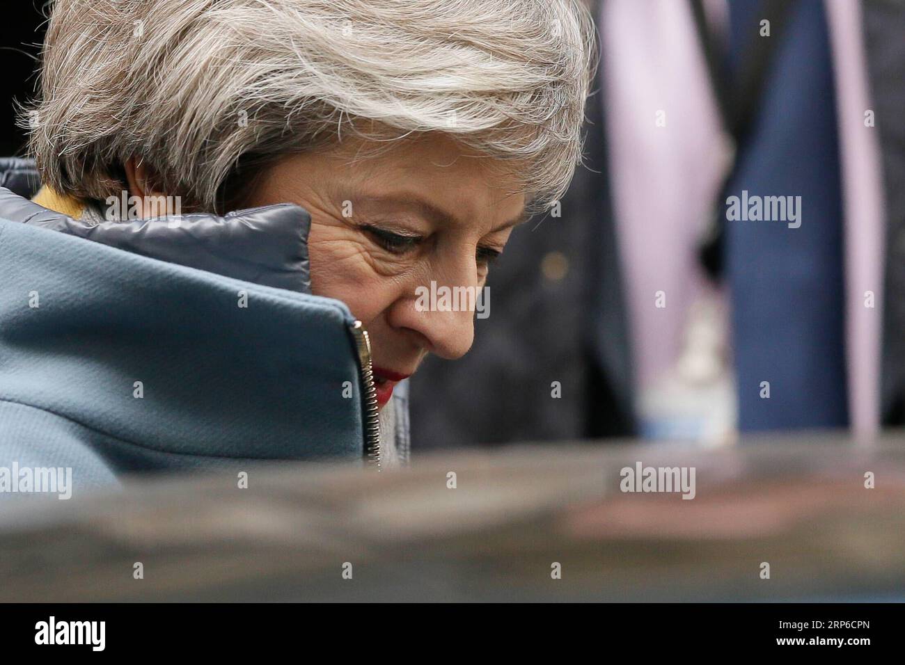 (190109) -- LONDRES, le 9 janvier 2019 -- la première ministre britannique Theresa May quitte le 10 Downing Street pour des questions du premier ministre à la Chambre des communes, à Londres, en Grande-Bretagne, le 9 janvier 2019. Le débat britannique sur le Brexit à la Chambre des communes sur le projet d accord sur les conditions du retrait du Royaume-Uni et les relations futures avec l UE a commencé mercredi avant un vote prévu pour le 15 janvier. ROYAUME-UNI-LONDRES-PREMIER MINISTRE-PMQ TimxIreland PUBLICATIONxNOTxINxCHN Banque D'Images