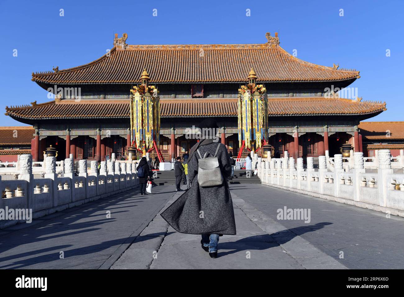 (190121) -- PÉKIN, 21 janvier 2019 -- des lanternes de longévité sont installées devant le Qianqing Gong, ou Palais de la pureté céleste, au Musée du Palais, également connu sous le nom de Cité interdite, à Pékin, capitale de la Chine, le 21 janvier 2019. Les lanternes traditionnelles récupérées par le Musée du Palais conformément aux archives historiques de la dynastie Qing (1644-1911) sont ouvertes au public lundi, dans le cadre de l'exposition de célébration de la Fête du Printemps dans la Cité interdite. (INPALACEMUSEUM)CHINE-PÉKIN-LA CITÉ INTERDITE-FÊTE DU PRINTEMPS-LANTERNES (CN) JINXLIANGKUAI PUBLICATIONX Banque D'Images