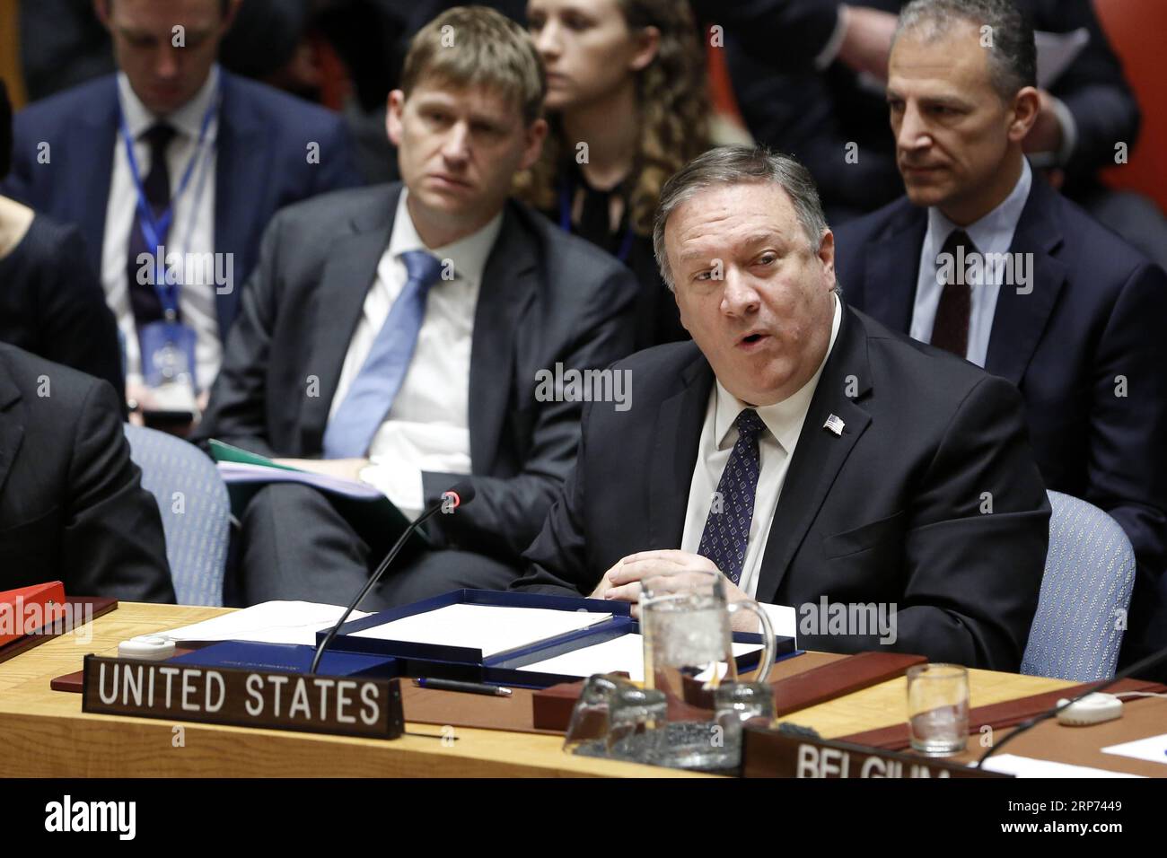 (190126) -- NATIONS UNIES, le 26 janvier 2019 -- le secrétaire d'État américain Mike Pompeo (front) s'adresse à une réunion d'urgence du Conseil de sécurité des Nations Unies sur la situation au Venezuela, au siège des Nations Unies à New York, le 26 janvier 2019. ) ONU-CONSEIL DE SÉCURITÉ-VENEZUELA-REUNION D'URGENCE LIXMUZI PUBLICATIONXNOTXINXCHN Banque D'Images