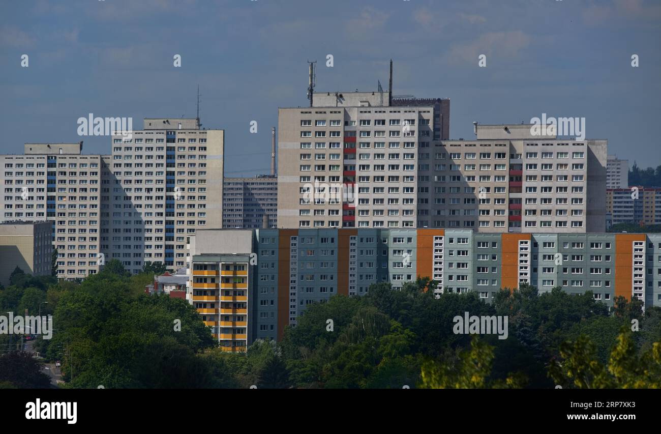 Bâtiments résidentiels préfabriqués dans le quartier Marzahn-Hellersdorf, Berlin, Allemagne Banque D'Images