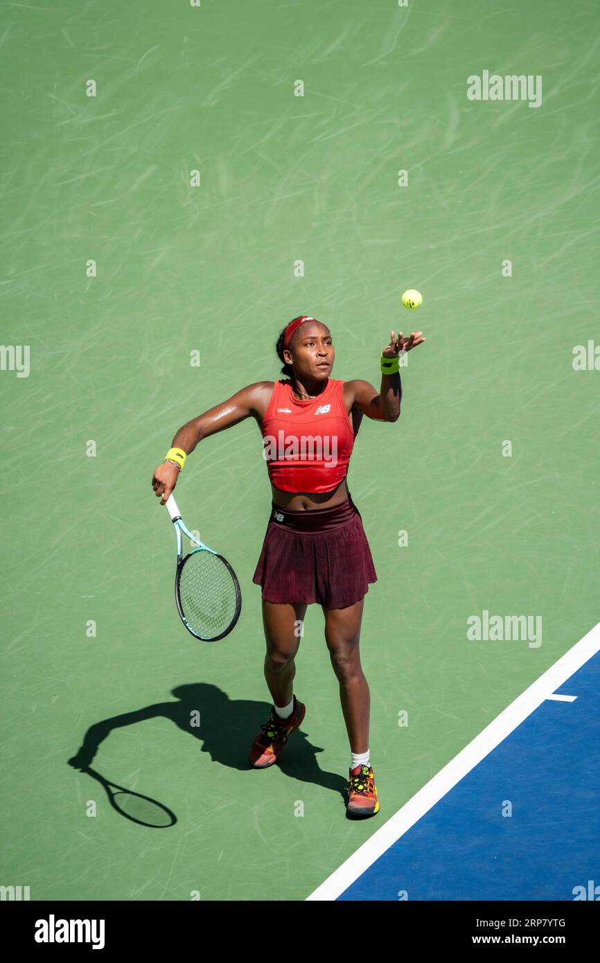 Coco Gauff (États-Unis) en compétition dans le Round 2 du US Open de tennis 2023. Banque D'Images