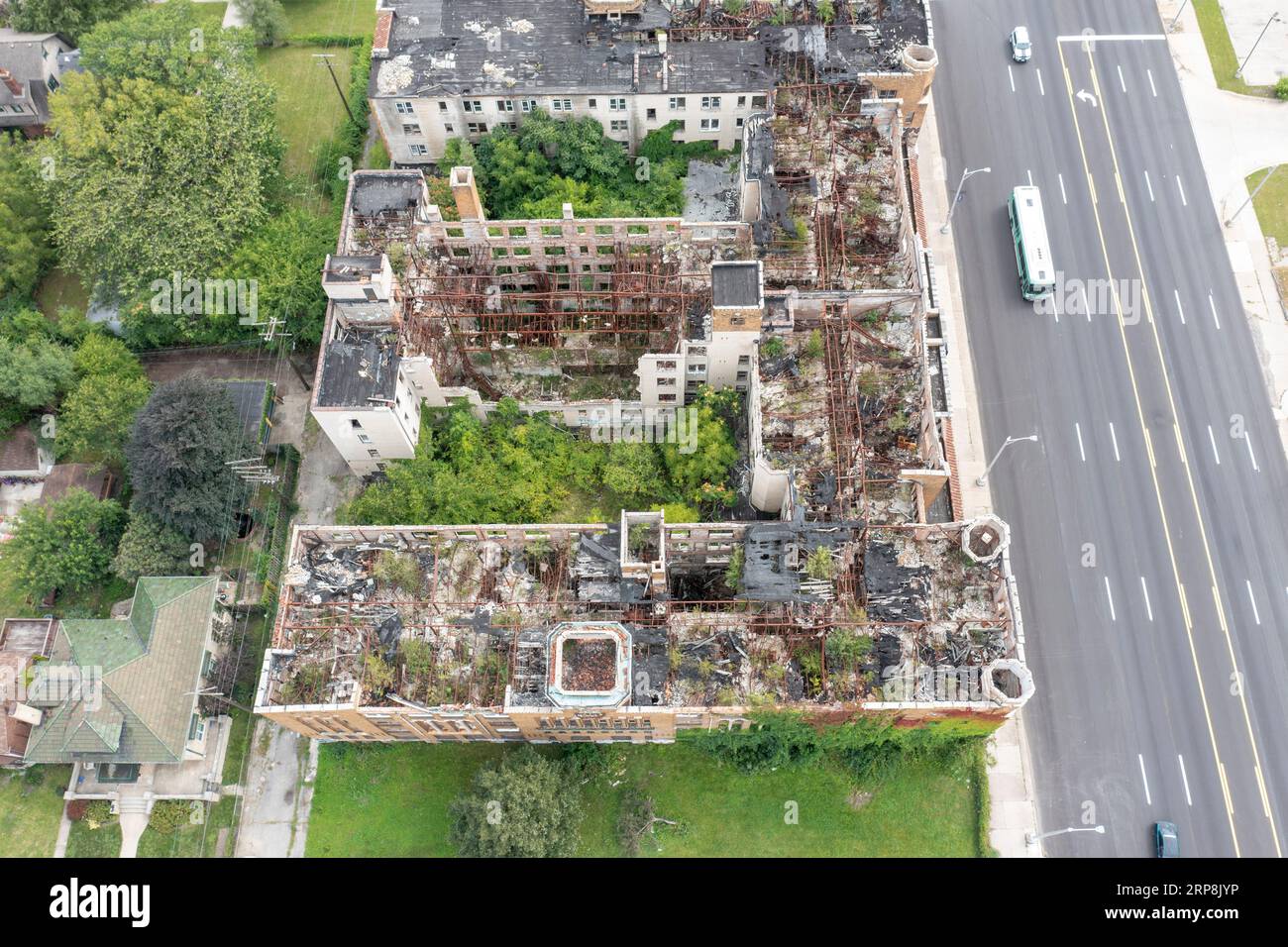 Highland Park, Michigan - The Highland Towers Apartments, un luxueux immeuble d'appartements Art déco construit en 1932. La ville est tombée dans des moments difficiles après Ford A. Banque D'Images