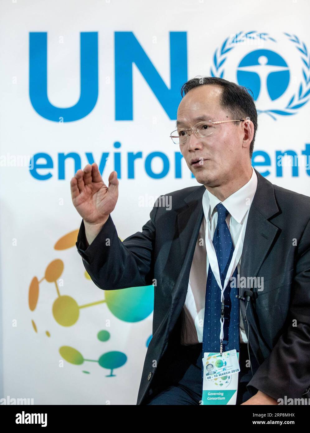 (190311) -- NAIROBI, 11 mars 2019 (Xinhua) -- Yao Tandong, de l'Académie chinoise des sciences, reçoit une interview de Xinhua lors d'une session du Forum des Nations Unies sur la science, la politique et les entreprises sur l'environnement à Nairobi, Kenya, le 10 mars 2019. TO GO WITH : Interview : un scientifique chinois encourage la collaboration internationale pour lutter contre les impacts climatiques dans la région Pan-troisième pôle (Xinhua/Zhang Yu) KENYA-NAIROBI-CHINESE SCIENTIST-INTERVIEW PUBLICATIONxNOTxINxCHN Banque D'Images