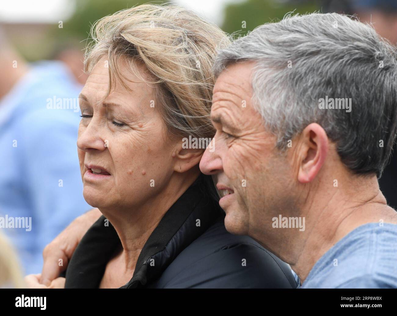 (190316) -- CHRISTCHURCH, 16 mars 2019 (Xinhua) -- les gens réagissent lors du deuil des victimes des attaques contre deux mosquées à Christchurch, en Nouvelle-Zélande, le 16 mars 2019. Il a été révélé qu'un australien de 28 ans, Brenton Tarrant, avait mené des attaques terroristes visant des mosquées à Christchurch et avait ensuite été arrêté par la police néo-zélandaise. Au moins 49 personnes ont été tuées et 48 sont actuellement hospitalisées. (Xinhua/Guo Lei) NOUVELLE-ZÉLANDE-CHRISTCHURCH-ATTAQUES-DEUIL PUBLICATIONxNOTxINxCHN Banque D'Images