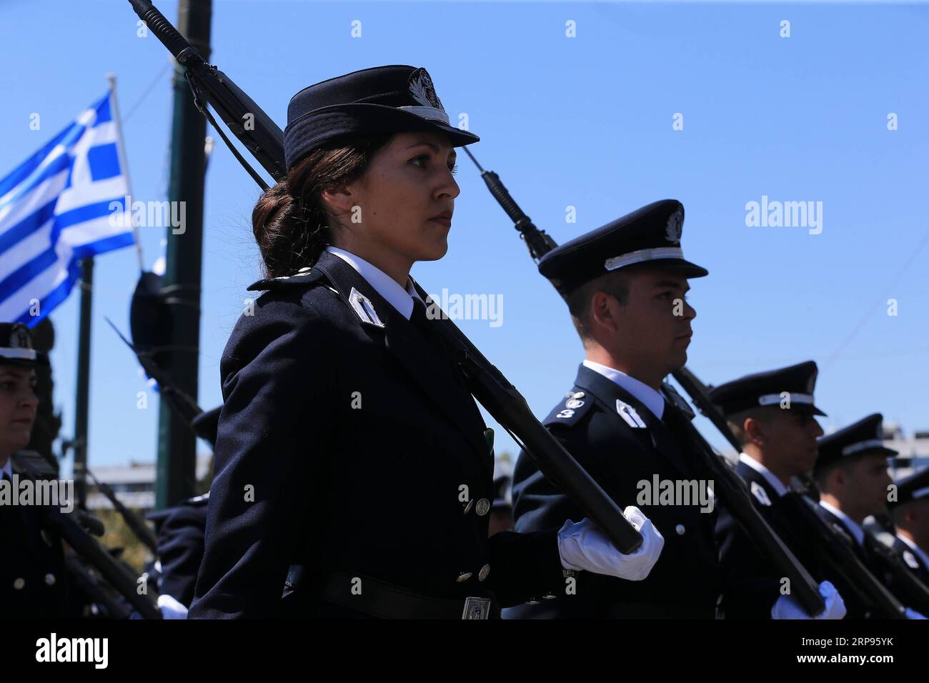 (190325) -- ATHÈNES, le 25 mars 2019 -- des soldats de l'armée grecque participent au défilé de la fête de l'indépendance à Athènes, en Grèce, le 25 mars 2019. La Grèce a marqué lundi le 198e anniversaire du début de la guerre d'indépendance grecque le 25 mars 1821 contre la domination ottomane de 400 ans avec un défilé militaire coutumier dans le centre d'Athènes. GRÈCE-ATHÈNES-JOUR DE L'INDÉPENDANCE-PARADE MariosxLolos PUBLICATIONxNOTxINxCHN Banque D'Images