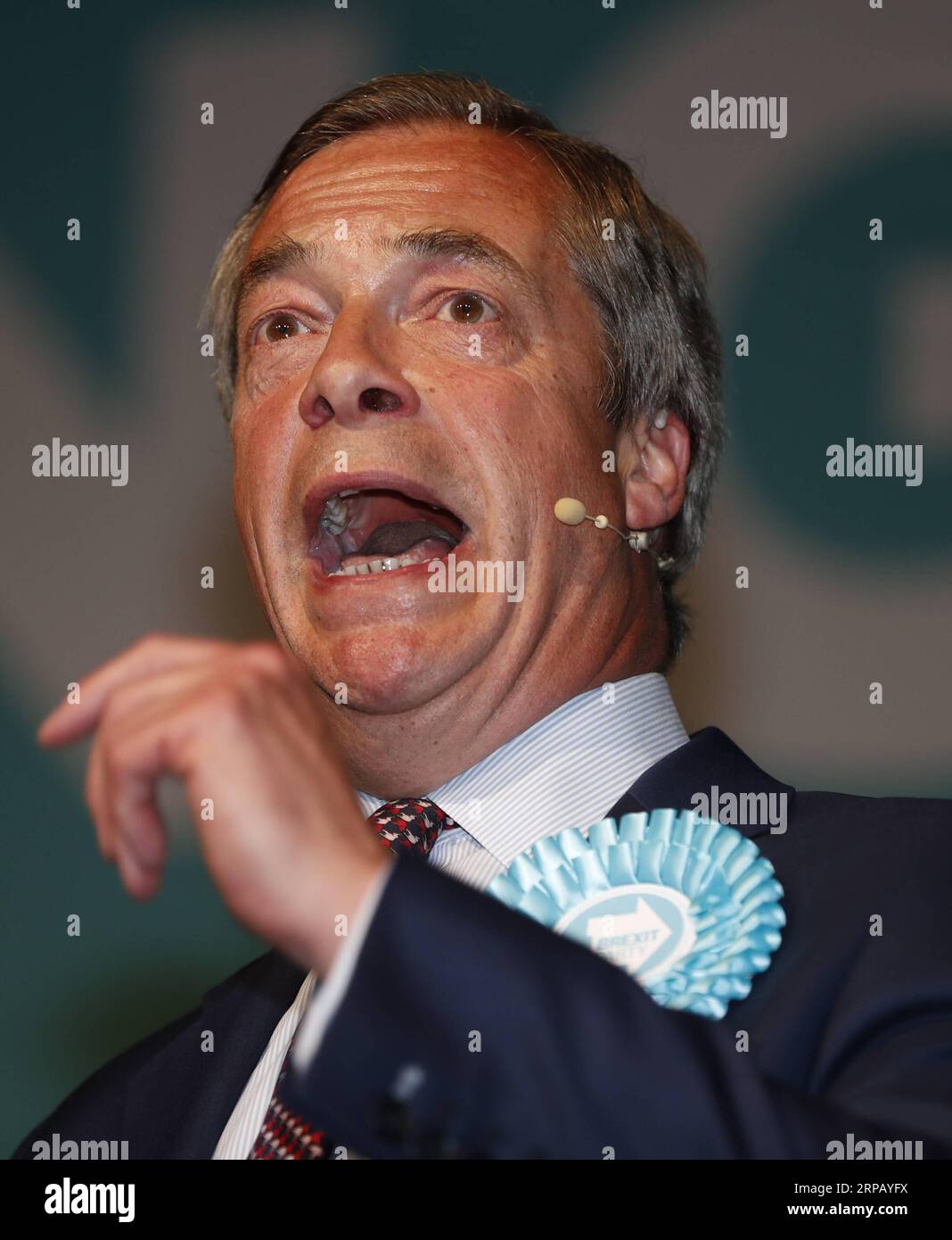 (190522) -- LONDRES, 22 mai 2019 (Xinhua) -- Nigel Farage, chef du parti Brexit, s'adresse à un événement de campagne du parti Brexit pour les prochaines élections au Parlement européen à Londres, en Grande-Bretagne, le 21 mai 2019. (Xinhua/Han Yan) GRANDE-BRETAGNE-LONDRES-BREXIT RASSEMBLEMENT PUBLICATIONxNOTxINxCHN Banque D'Images