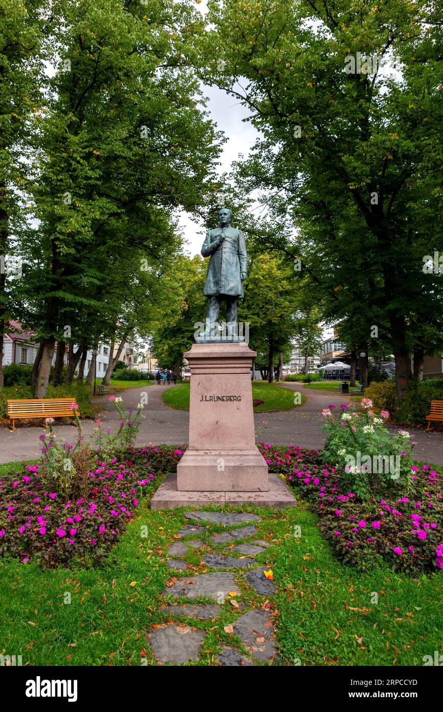 Statue de Johan Ludvig Runeberg (1804-1877) était un poète lyrique et épique finlandais-suédois. Il est l'auteur des paroles de l'hymne national finlandais Banque D'Images