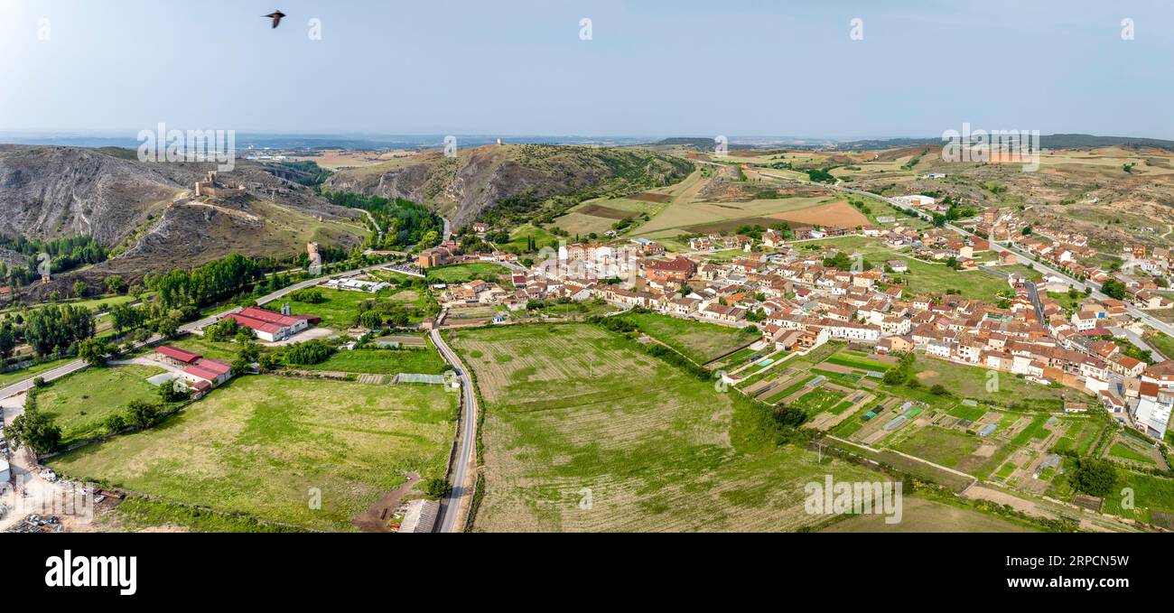 Vue aérienne panoramique de la ville d'Osma. Espagne Banque D'Images