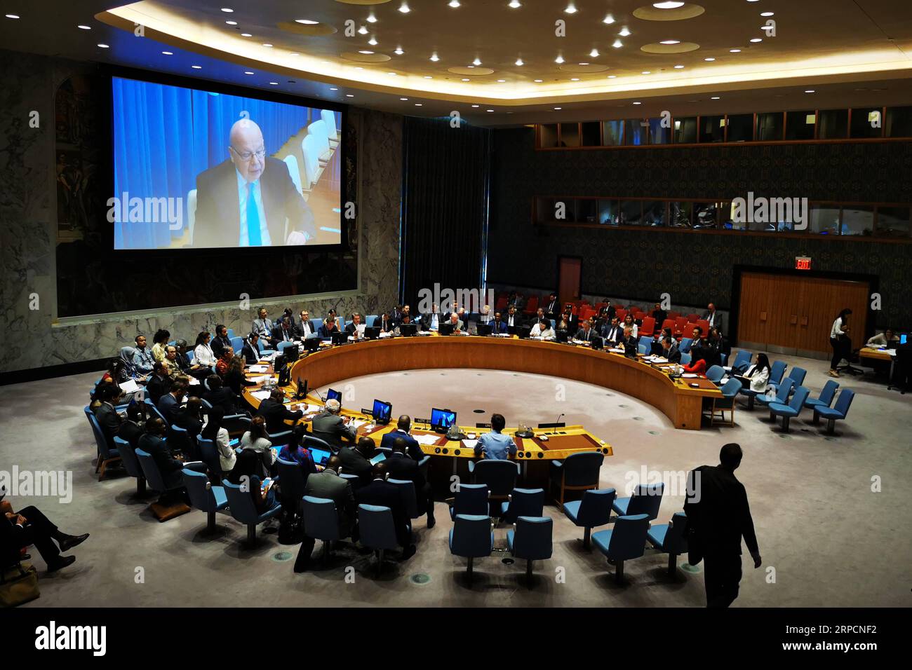 (190709) -- NATIONS UNIES, 9 juillet 2019 -- Yury Fedotov (à l'écran), Directeur exécutif de l'Office des Nations Unies contre la drogue et le crime (ONUDC), présente un débat public du Conseil de sécurité des Nations Unies sur le lien entre le terrorisme international et le crime organisé, au siège de l'ONU à New York, le 9 juillet 2019. ) ONU-CONSEIL DE SÉCURITÉ-CONTRE-TERRORISME-DÉBAT PUBLIC LIXMUZI PUBLICATIONXNOTXINXCHN Banque D'Images