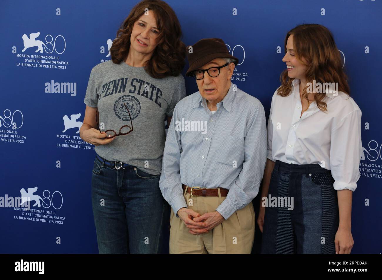 Venise, Italie, 4 septembre 2023. Valérie Lemercier, le réalisateur Woody Allen et Lou de Laâge à l’appel photo pour le film coup de chance au 80e Festival International du film de Venise. Crédit photo : Doreen Kennedy / Alamy Live News. Banque D'Images