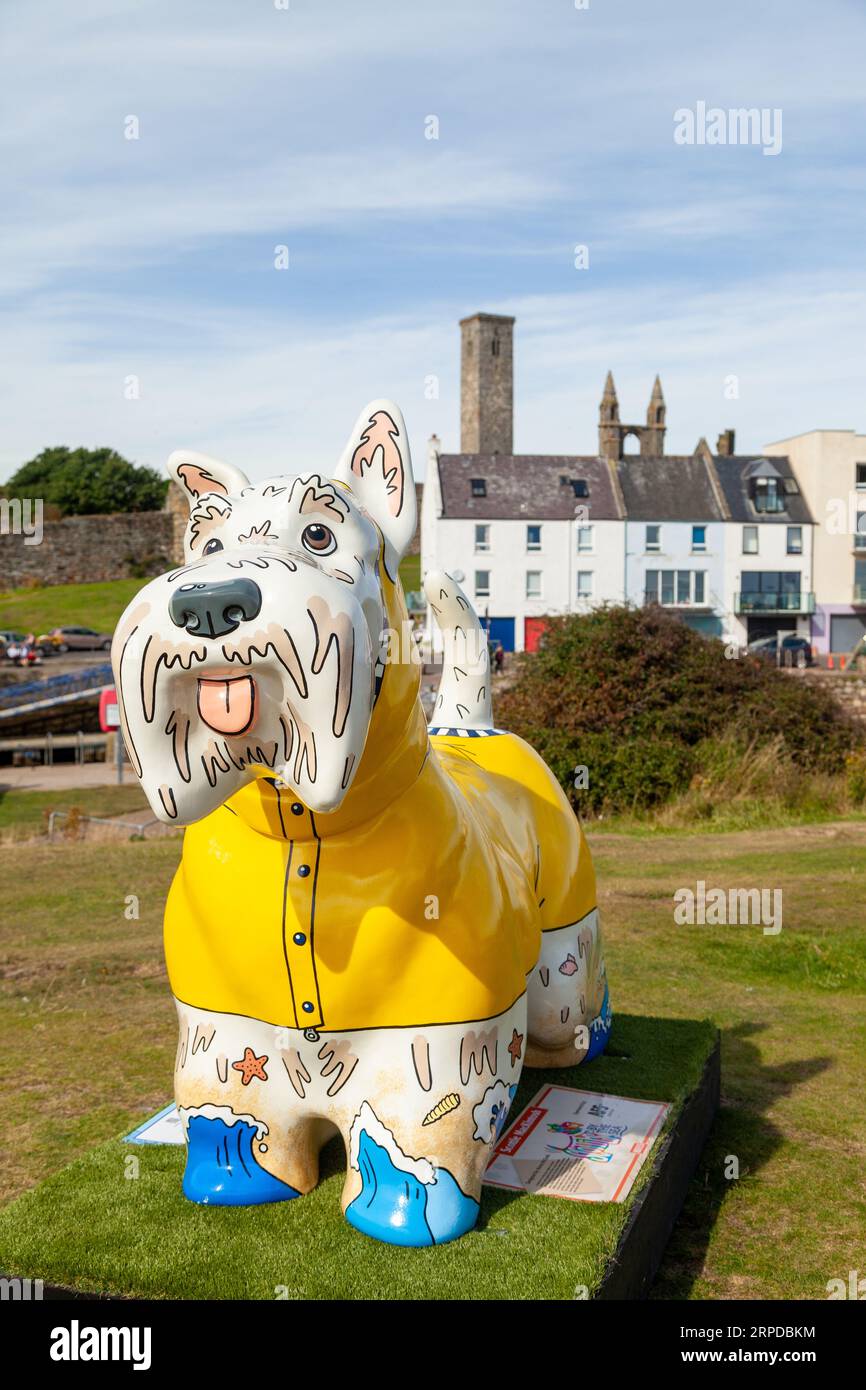 Scottie Mackintosh fait partie des Scotties by the Sea : un nouveau sentier de statue de chien Scottie autour de Fife. Banque D'Images