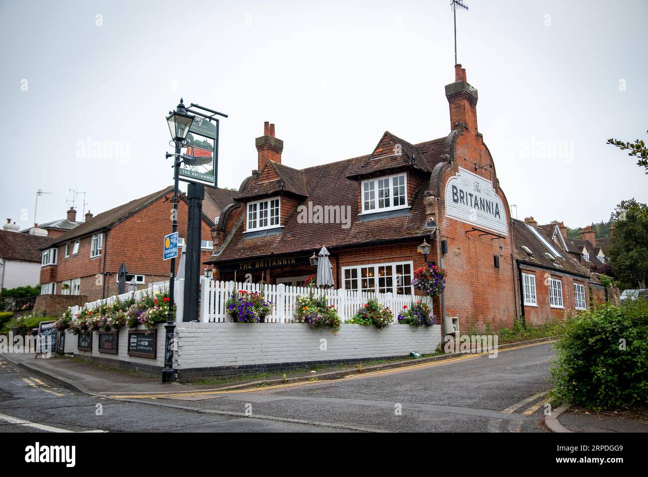 GUILDFORD, SURREY- 31 AOÛT 2023 : The Britannia, un vieux pub du centre-ville de Guildford, un pub Shepherd Neame Banque D'Images