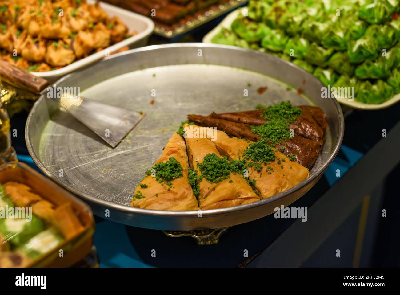 Baklava ou dessert pâtissier en couches de Turquie Banque D'Images