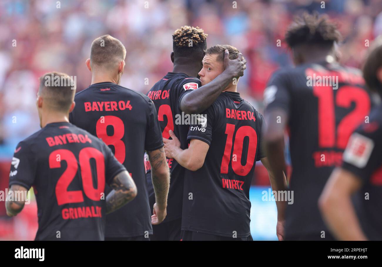 Leverkusen, Deutschland. 02 septembre 2023. Firo : 02.09.2023 1.Bundesliga première division saison 2023/24 Bayer 04 Leverkusen -Darmstadt 98 jubilation Victor Boniface avec Florian Wirtz crédit : dpa/Alamy Live News Banque D'Images