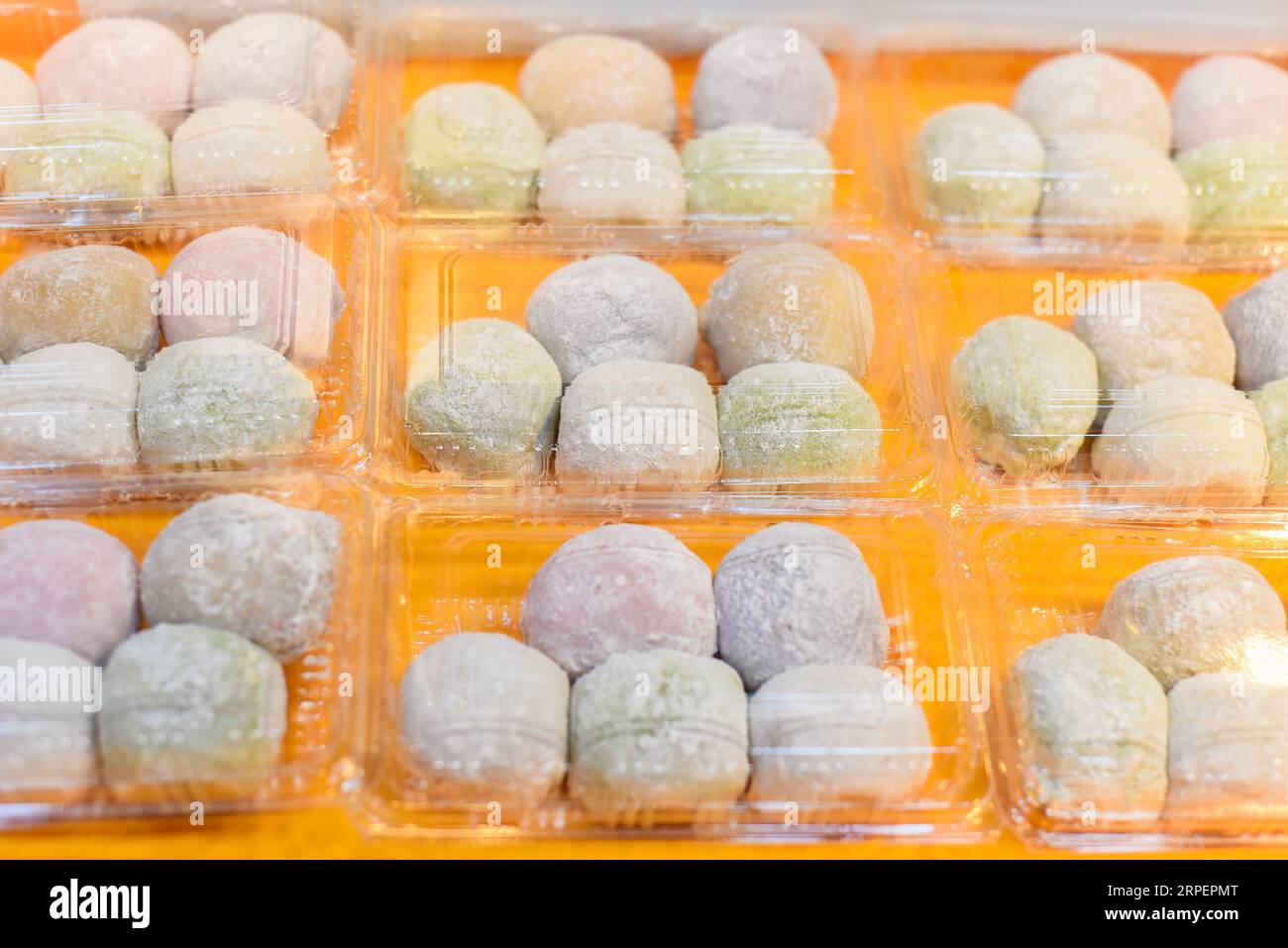 Beaucoup de mochi de cacahuètes dans le marché de nuit Jalan Alor à Kuala Lumpur Banque D'Images
