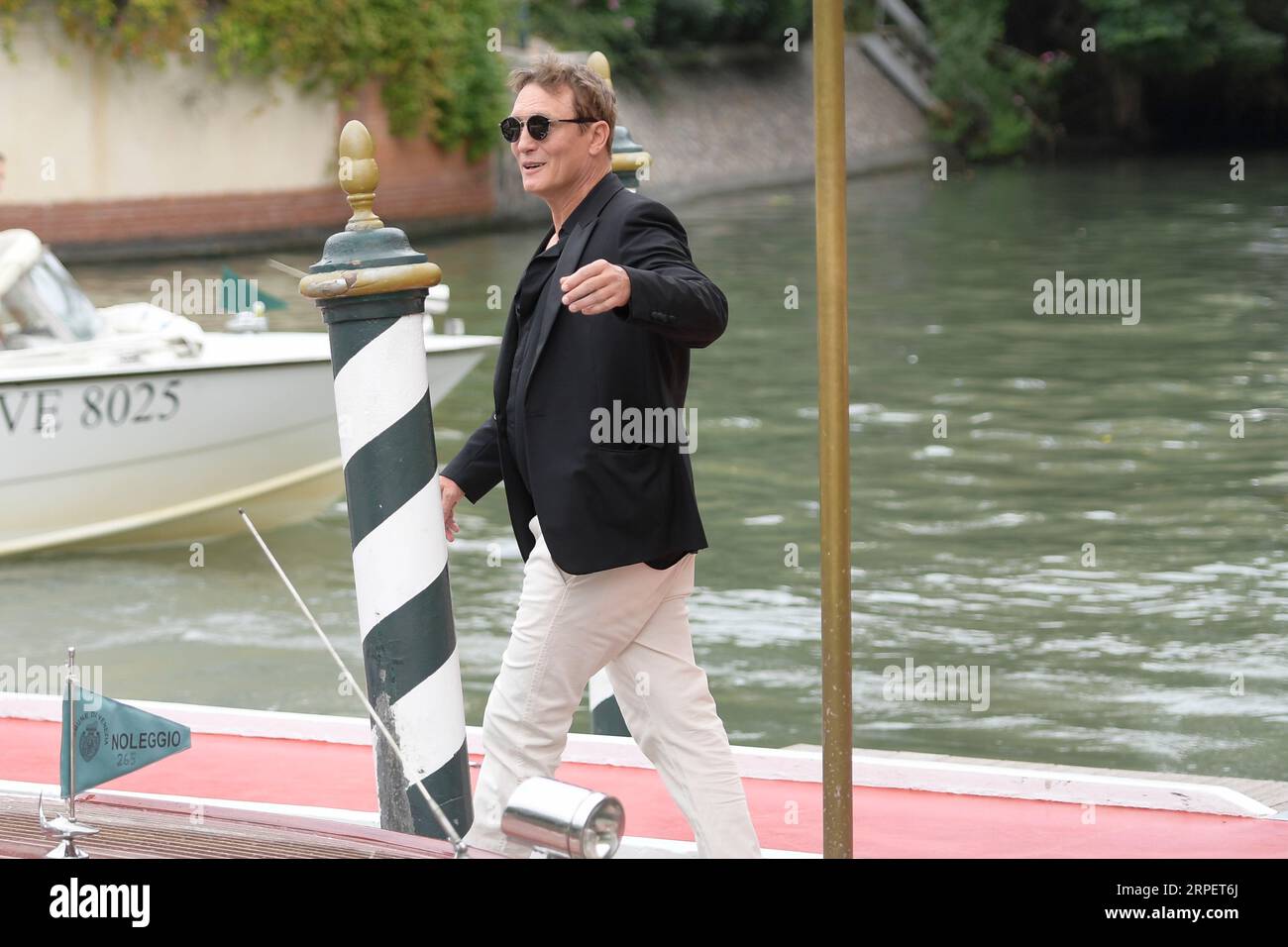 Venise Lido, Italie. 04 septembre 2023. Oliver Masucci arrive au quai de l'Hôtel Excelsior au Lido pour le Festival du film de Venise 80. Crédit : SOPA Images Limited/Alamy Live News Banque D'Images