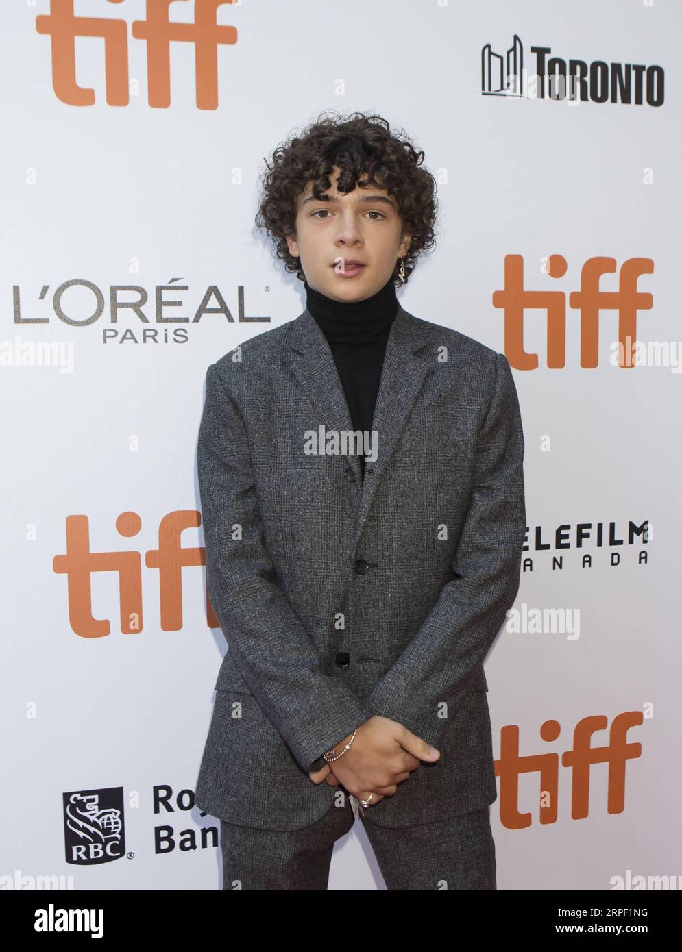 (190909) -- TORONTO, 9 septembre 2019 -- l'acteur Noah Jupe pose pour des photos avant la première internationale du film Ford v Ferrari au Roy Thomson Hall lors du Festival international du film de Toronto (TIFF) 2019 à Toronto, Canada, le 9 septembre 2019. (Photo de /Xinhua) CANADA-TORONTO-TIFF- FORD V FERRARI ZouxZheng PUBLICATIONxNOTxINxCHN Banque D'Images