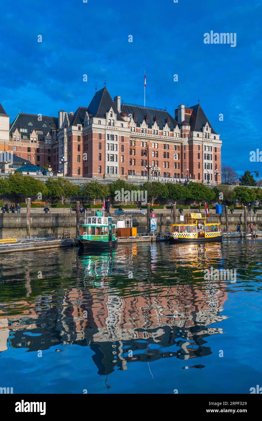 Réflexions de l'hôtel Empress à Victoria, Île de Vancouver, Colombie-Britannique, Canada. Banque D'Images