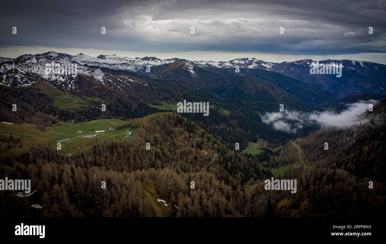 Drone Photographie de Val Camonica - Lombardie - italie DJI MINI 2 Banque D'Images