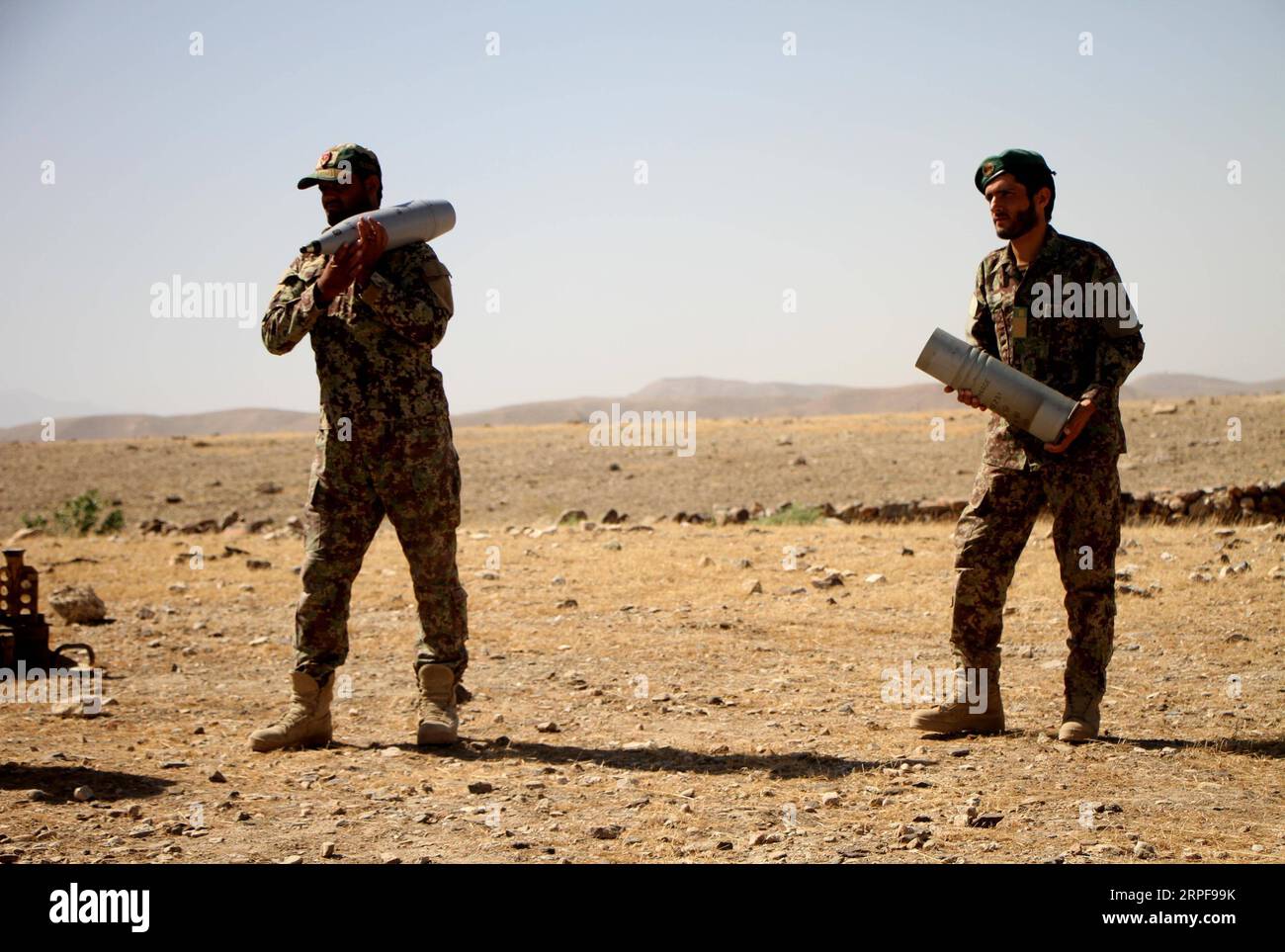 (190917) -- JALALABAD, 17 septembre 2019 -- des membres des forces de sécurité afghanes participent à une opération militaire contre l'État islamique (EI) dans le district d'Achin, dans l'est de la province de Nangarhar, Afghanistan, le 16 septembre 2019. (Photo de /Xinhua) AFGHANISTAN-NANGARHAR-OPÉRATION MILITAIRE SaifurahmanxSafi PUBLICATIONxNOTxINxCHN Banque D'Images