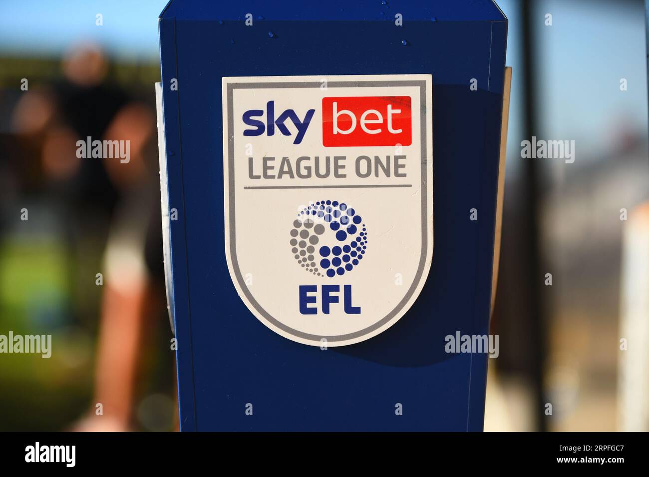 Cambridge le lundi 4 septembre 2023. Sky Bet EFL Emblem lors du match Sky Bet League 1 entre Cambridge United et Reading au R Costings Abbey Stadium, Cambridge le lundi 4 septembre 2023. (Photo : Kevin Hodgson | MI News) crédit : MI News & Sport / Alamy Live News Banque D'Images