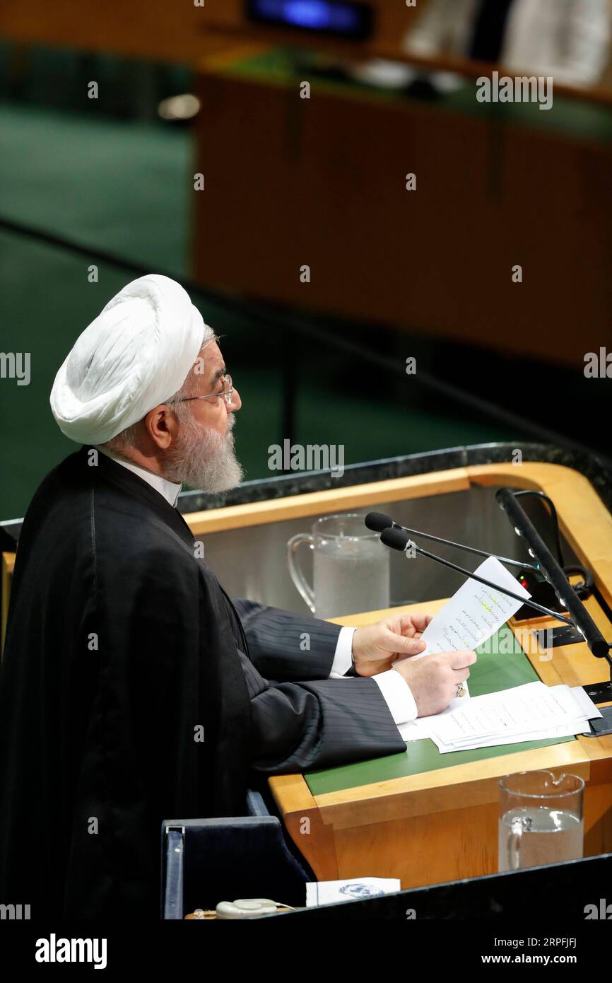 190925 -- NATIONS UNIES, 25 septembre 2019 -- le président iranien Hassan Rouhani s'adresse au débat général de la 74e session de l'Assemblée générale des Nations Unies au siège des Nations Unies à New York, le 25 septembre 2019. Rouhani mercredi a exclu les négociations avec les États-Unis à moins que ces derniers ne lèvent d’abord les sanctions contre son pays. ONU-ASSEMBLÉE GÉNÉRALE-DÉBAT GÉNÉRAL-IRAN LIXMUZI PUBLICATIONXNOTXINXCHN Banque D'Images