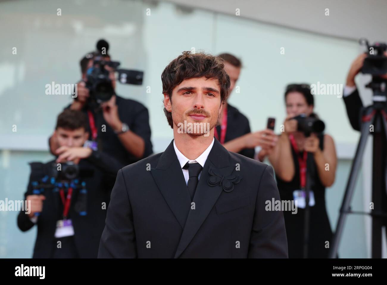 Venise, Italie, 4 septembre 2023. Jacob Elordi arrive sur le tapis rouge pour la projection de gala du film Priscilla au 80e Festival International du film de Venise à Venise, en Italie. Crédit : Doreen Kennedy/Alamy Live News. Banque D'Images