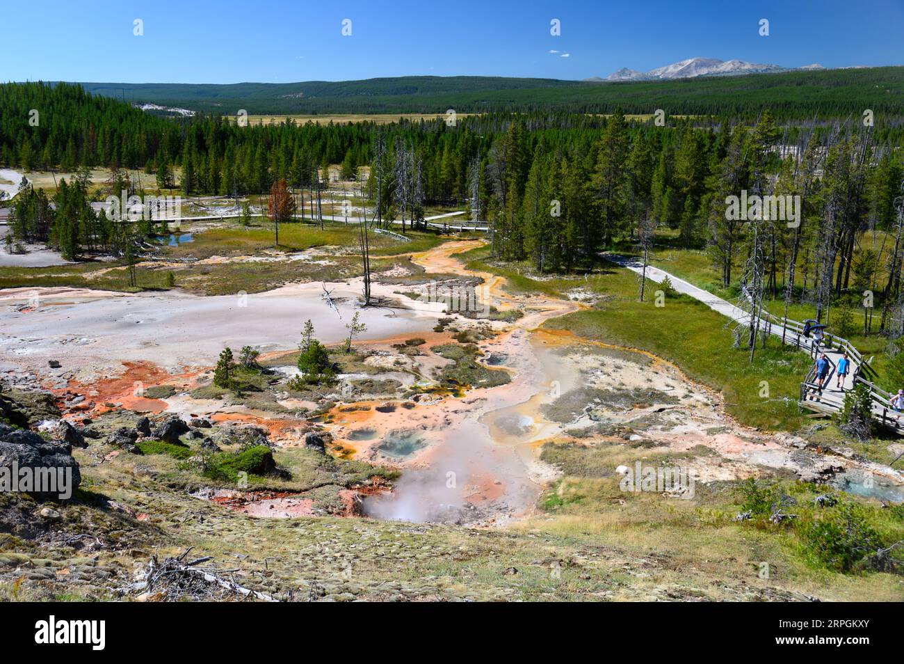 Les artistes peignent Pot Springs dans le parc national de Yellowstone Banque D'Images