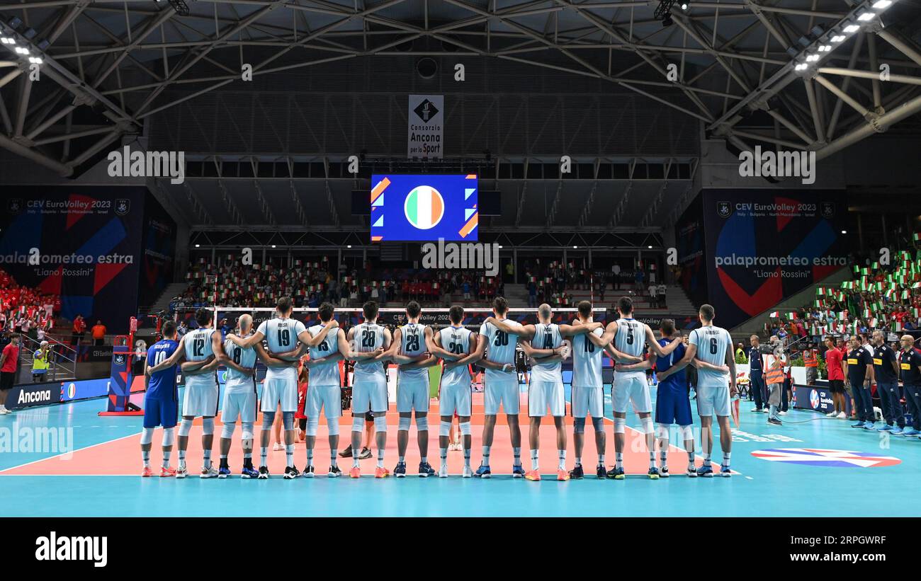 Ancône, Italie. 04 septembre 2023. Hymne national de l'équipe italienne lors du match Italie contre Suisse, CEV Eurovolley Men à Ancône, Italie, septembre 04 2023 crédit : Independent photo Agency/Alamy Live News Banque D'Images