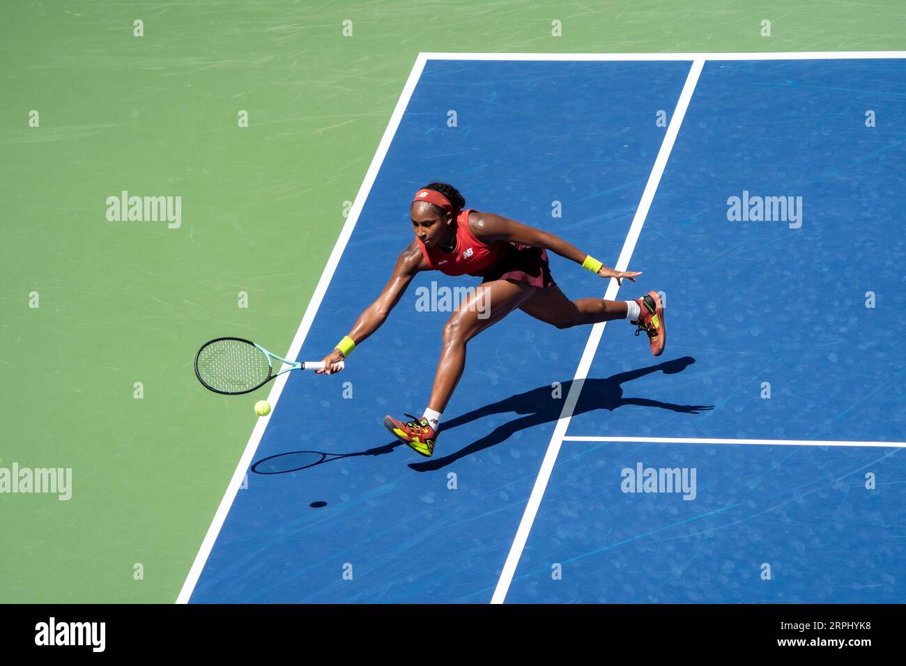 Coco Gauff (États-Unis) en compétition dans le Round 2 du US Open de tennis 2023. Banque D'Images