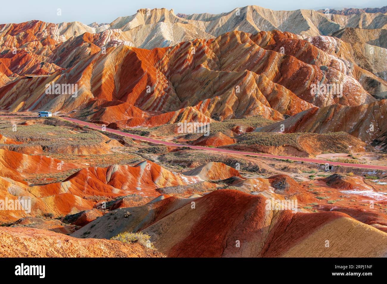 Panorama de montagne arc-en-ciel dans Zhangye Danxia Landform Parc géologique en Chine. différentes couleurs des roches, image de fond Banque D'Images