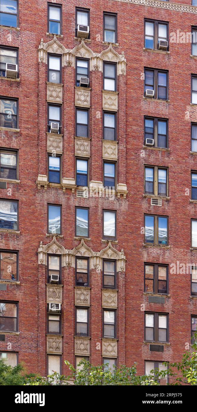 Upper East Side : Schwartz & Gross a conçu un appartement 1070 Park Avenue dans un style néo-médiéval. Le monument a été construit en 1928. Banque D'Images