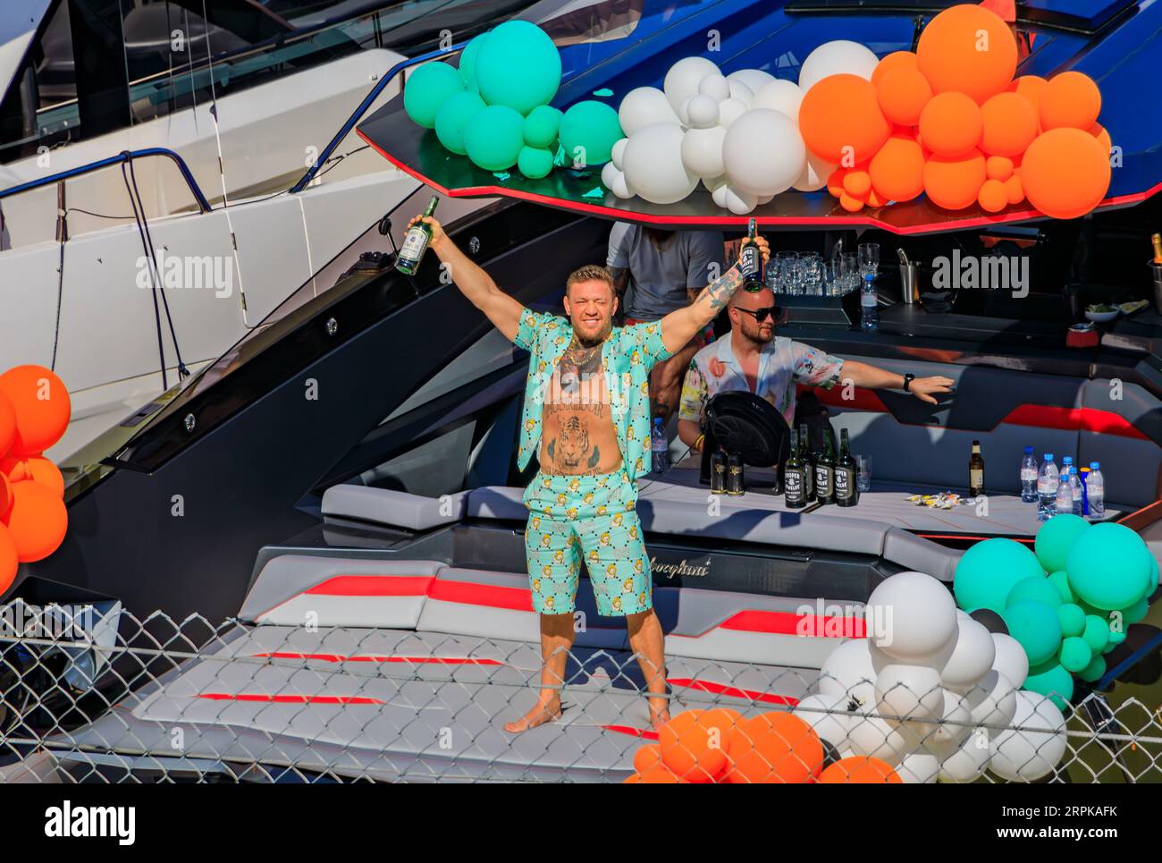 Monte Carlo, Monaco - 27 mai 2023 : Conor McGregor, champion professionnel  des arts martiaux mixtes MMA, lors d'une fête sur un yacht de luxe dans la  marina Photo Stock - Alamy