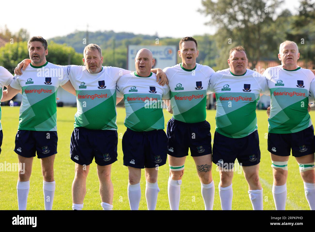 Sarlat, France. 4 septembre 2023. Coupe du monde de rugby parlementaire 2023 en France. Match Irlande - Afrique du Sud. L'équipe parlementaire irlandaise (en wh Banque D'Images