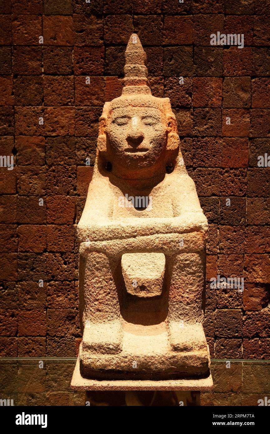 Statue en pierre Sculpture de Macuilxochitl au Museo Nacional de Antropología à Mexico, Mexique Banque D'Images