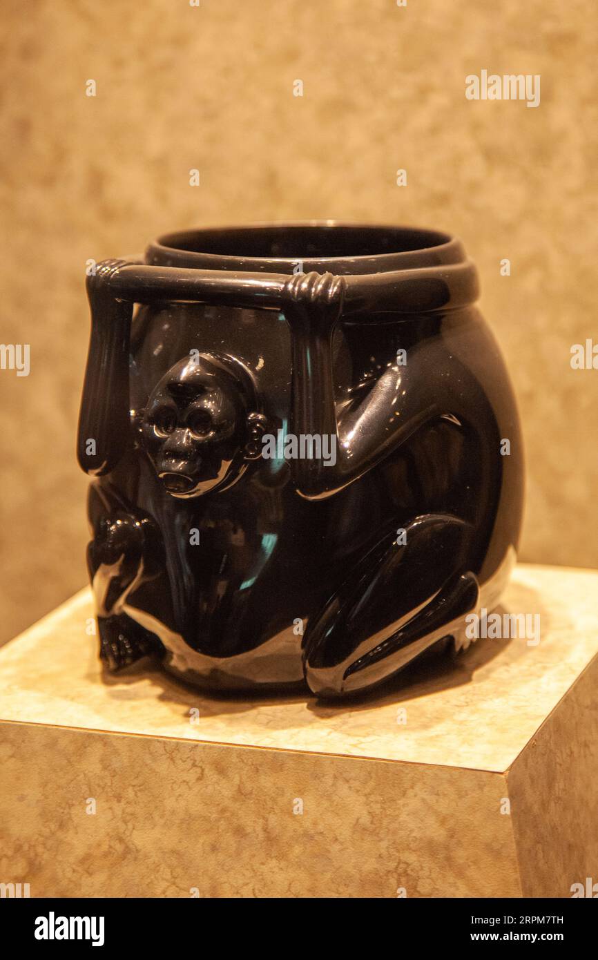 Vase de singe obsidienne au Museo Nacional de Antropología à Mexico, Mexique Banque D'Images