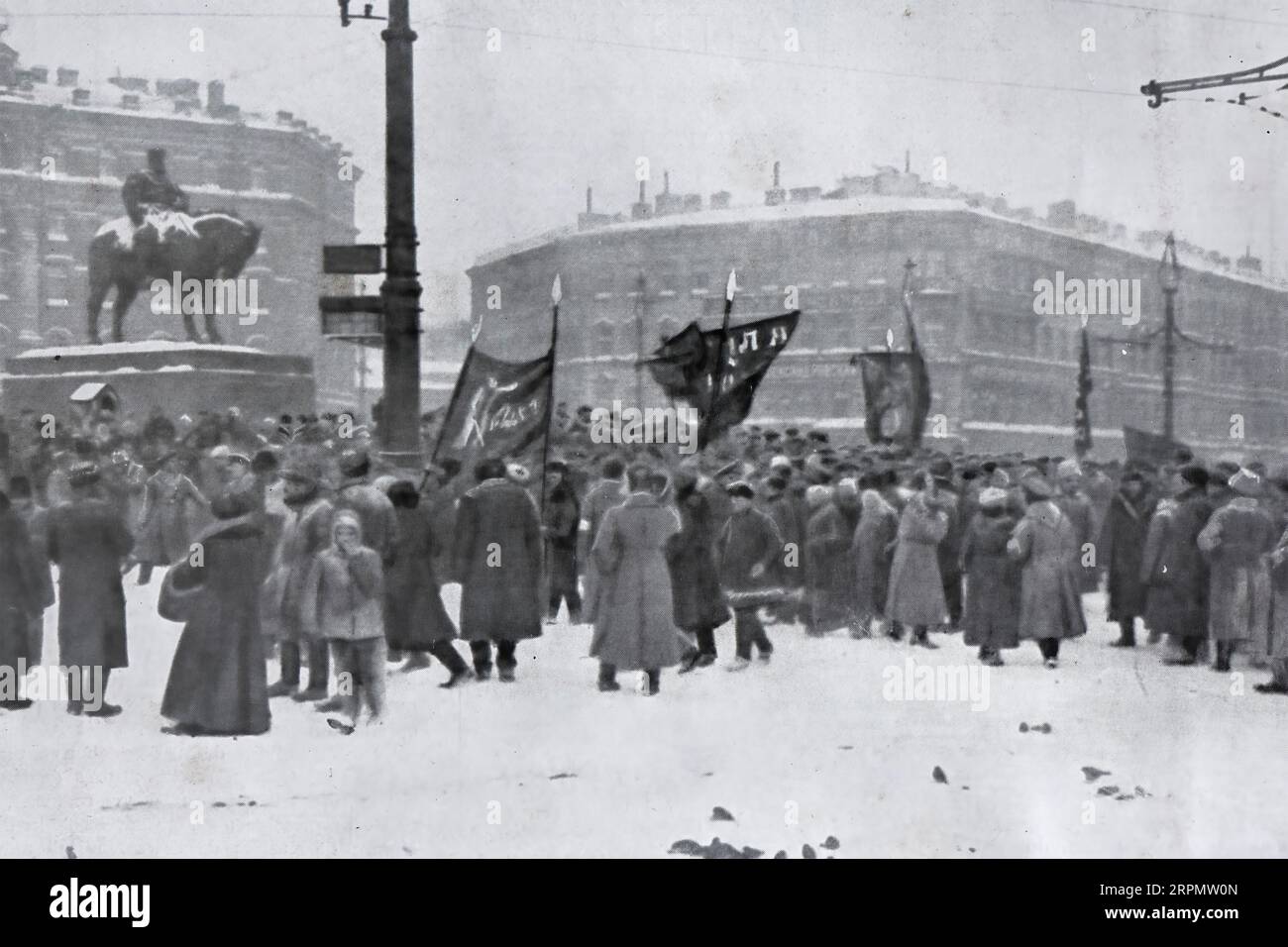 Premières manifestations sur la place Znamenskaia à Saint-Pétersbourg, 1917, Russie Banque D'Images