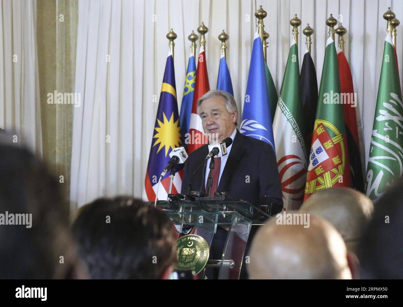 200218 -- BEIJING, le 18 février 2020 -- le secrétaire général des Nations Unies Antonio Guterres prend la parole lors d'une conférence de presse à Islamabad, au Pakistan, le 16 février 2020. Le Secrétaire général des Nations Unies Antonio Guterres a exprimé sa confiance dans les grands efforts déployés par la Chine pour lutter contre l épidémie actuelle de la nouvelle pneumonie à coronavirus, ou COVID-19, ici dimanche. PHOTOS XINHUA DU JOUR JiangxChao PUBLICATIONxNOTxINxCHN Banque D'Images