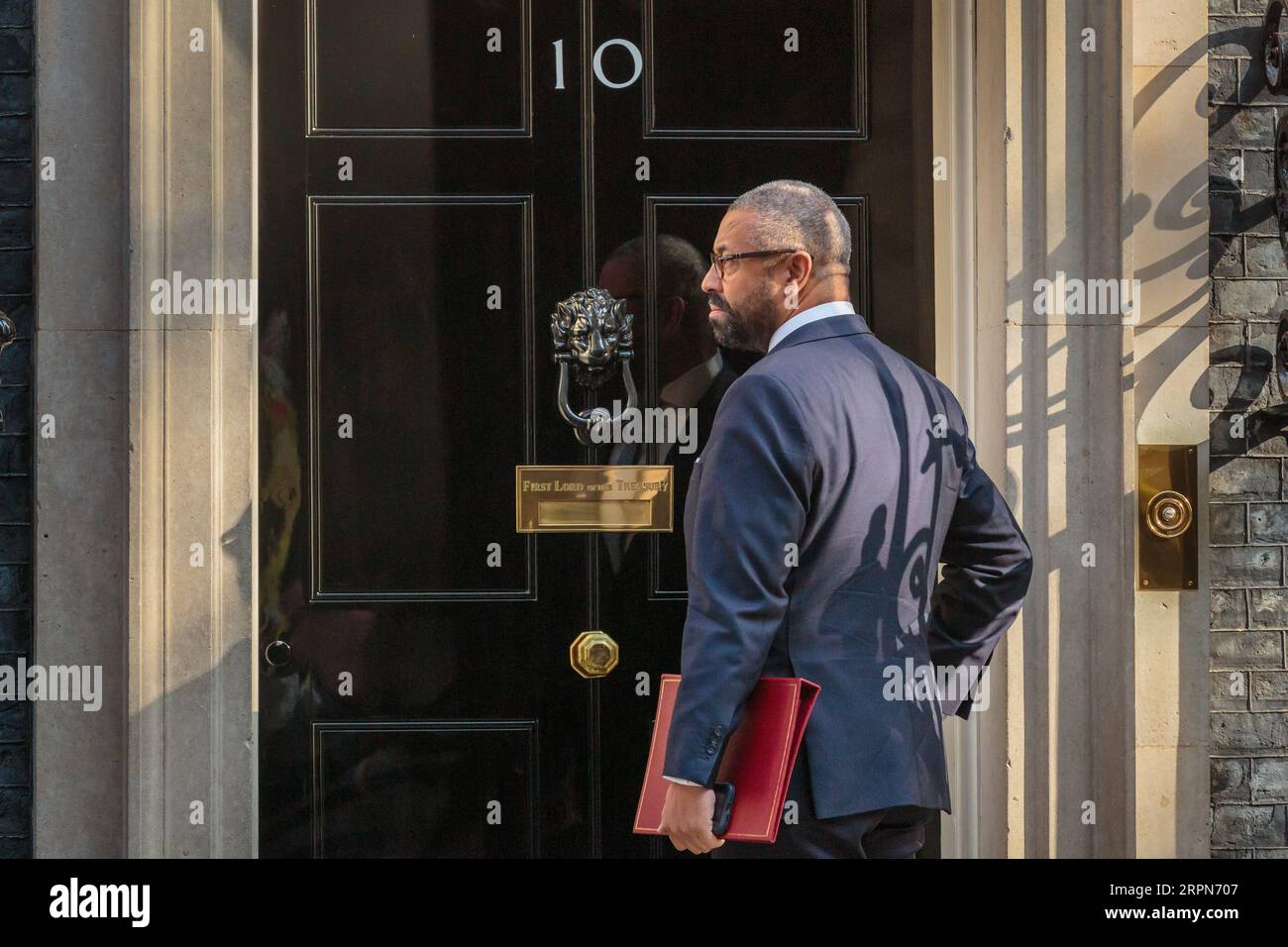 Downing Street, Londres, Royaume-Uni. 5 septembre 2023. James intelligemment député, secrétaire d'État aux Affaires étrangères, au Commonwealth et au développement, assiste à la première réunion hebdomadaire du Cabinet au 10 Downing Street depuis son retour des vacances d'été. Photo par Amanda Rose/Alamy Live News Banque D'Images