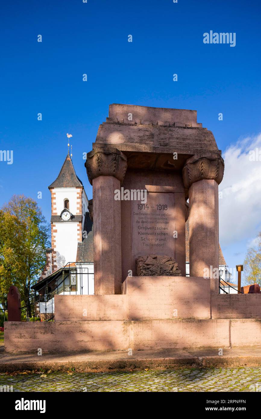 Grossweitzschen est une grande municipalité dans le nord du district de Mittelsachsen, État libre de Saxe. Monument commémoratif de guerre de Grossweitzschen Church Banque D'Images